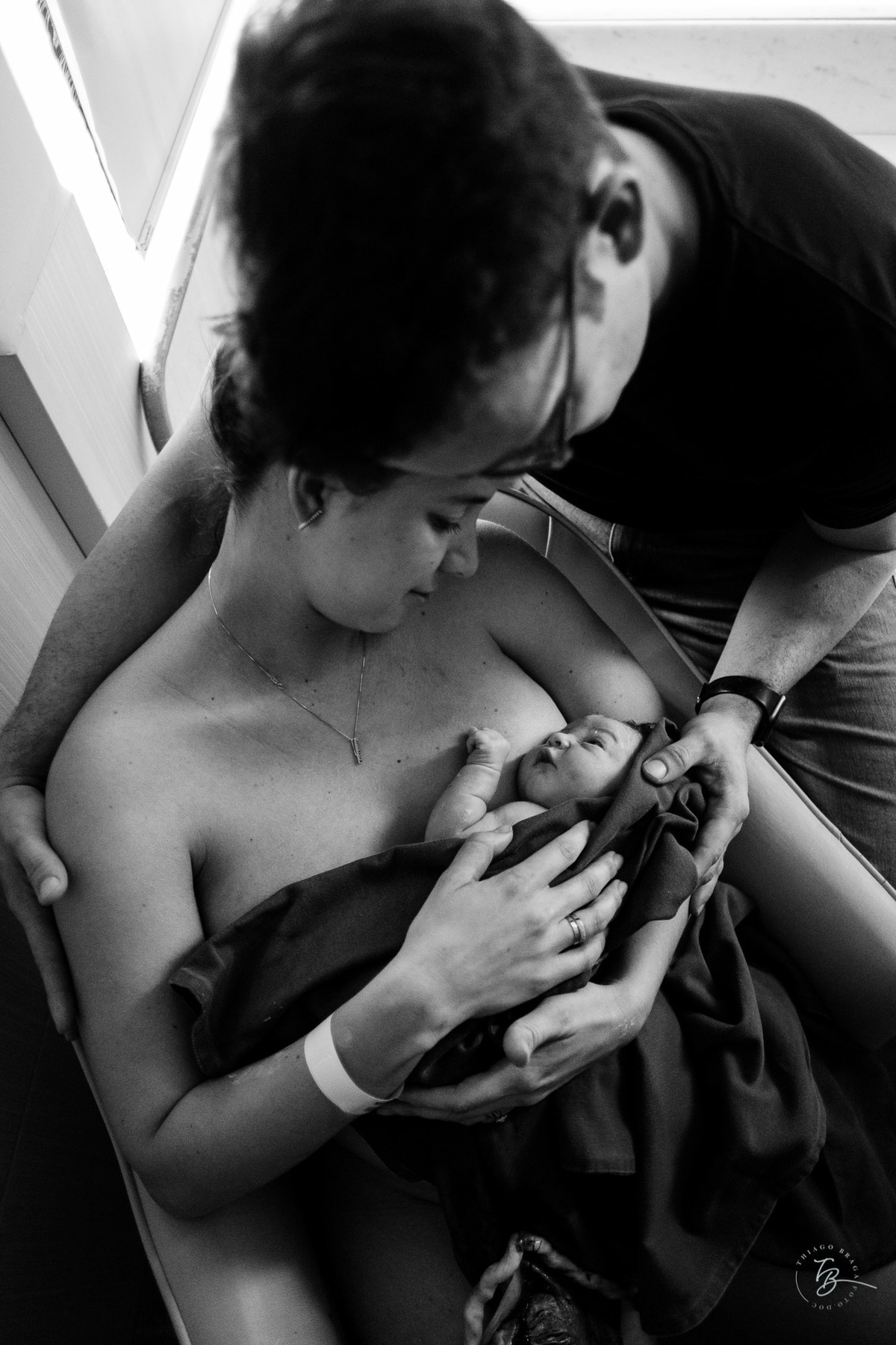 parto normal, no ilha maternidade por Thiago Braga fotografia