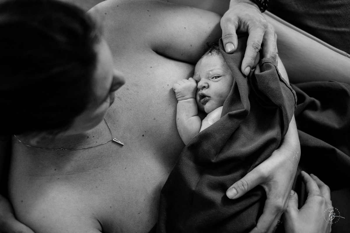 parto normal, no ilha maternidade por Thiago Braga fotografia