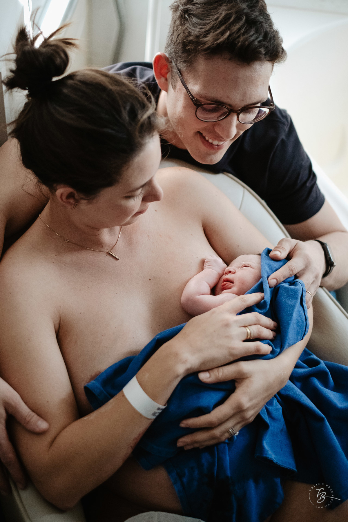 parto normal, no ilha maternidade por Thiago Braga fotografia