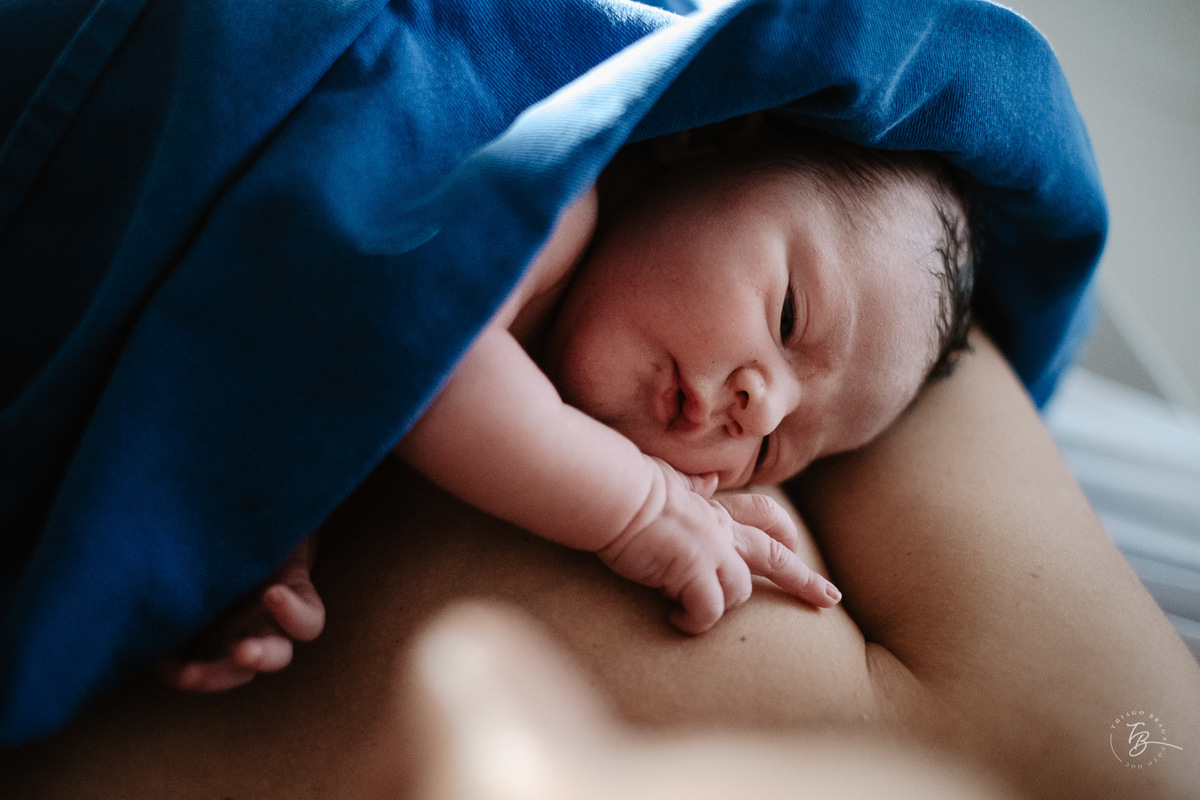 parto normal, no ilha maternidade por Thiago Braga fotografia