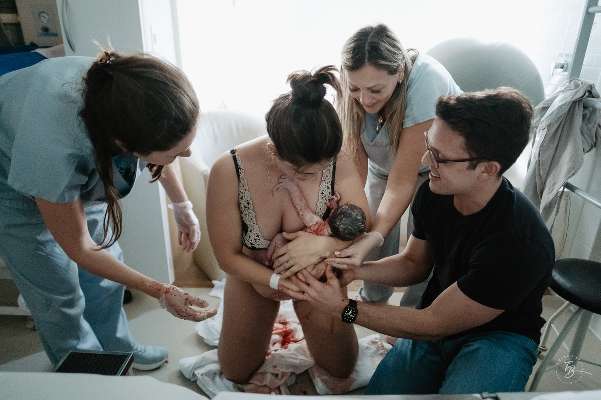 parto normal, no ilha maternidade por Thiago Braga fotografia