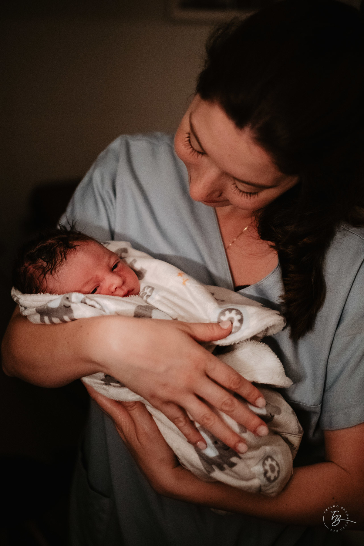 parto normal, no ilha maternidade por Thiago Braga fotografia