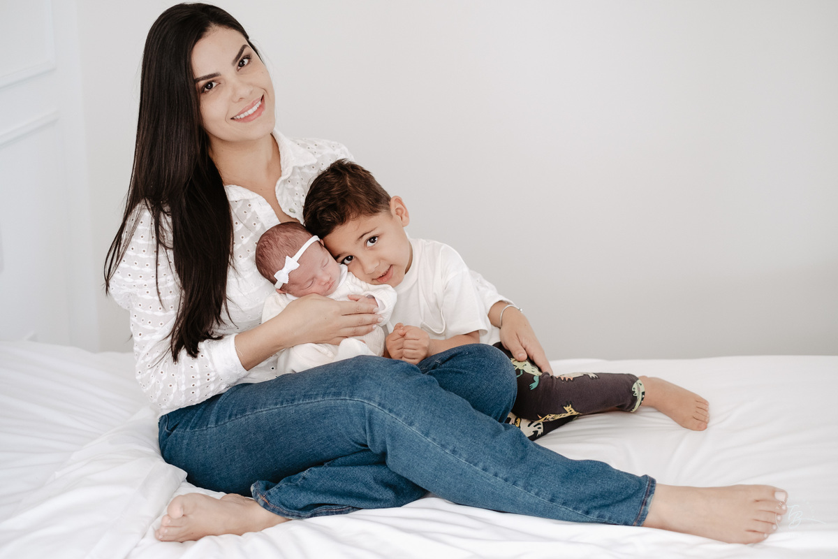 Newbornlifestyle no hotel kplatz em São José, primeiros dias da Laura por Thiago Braga Fotografia