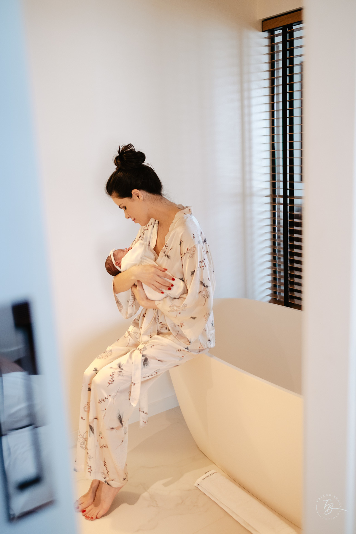 Newbornlifestyle no hotel kplatz em São José, primeiros dias da Laura por Thiago Braga Fotografia