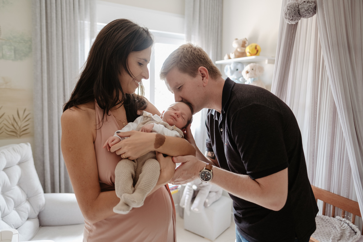 newbornlifestyle, ensaio em casa, primeiros dias do Murilo por Thiago Braga fotografia