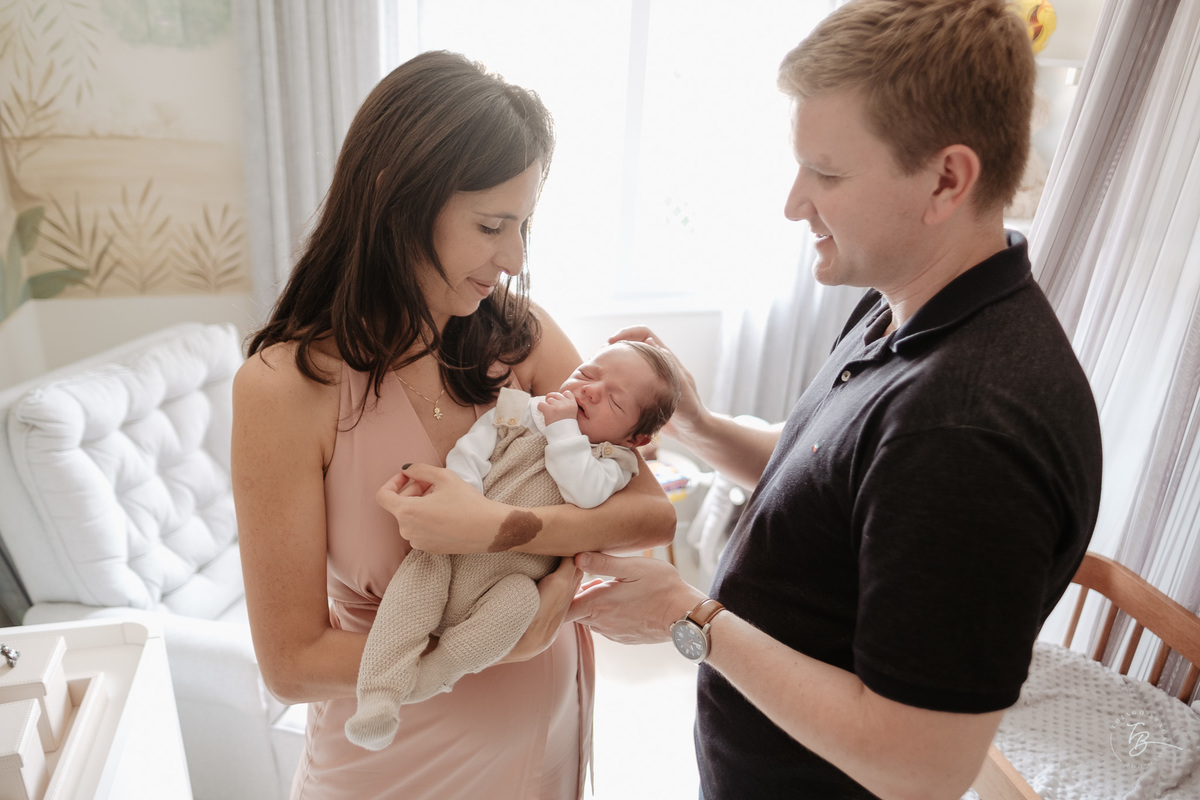 newbornlifestyle, ensaio em casa, primeiros dias do Murilo por Thiago Braga fotografia
