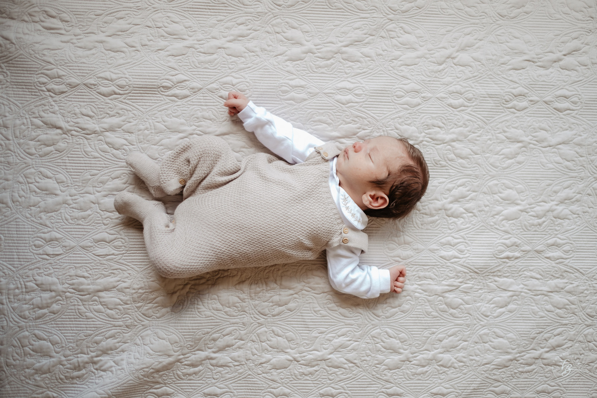 newbornlifestyle, ensaio em casa, primeiros dias do Murilo por Thiago Braga fotografia