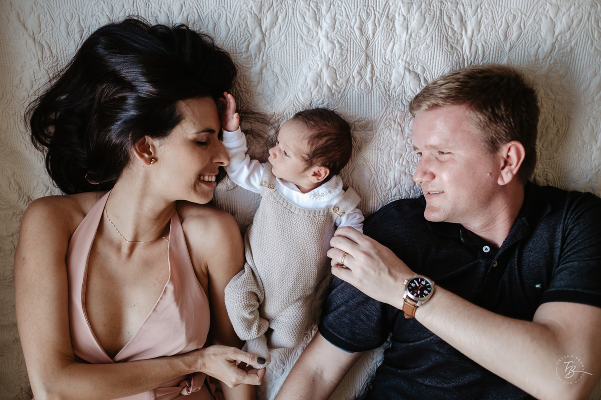 newbornlifestyle, ensaio em casa, primeiros dias do Murilo por Thiago Braga fotografia
