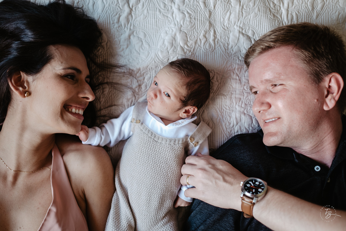 newbornlifestyle, ensaio em casa, primeiros dias do Murilo por Thiago Braga fotografia