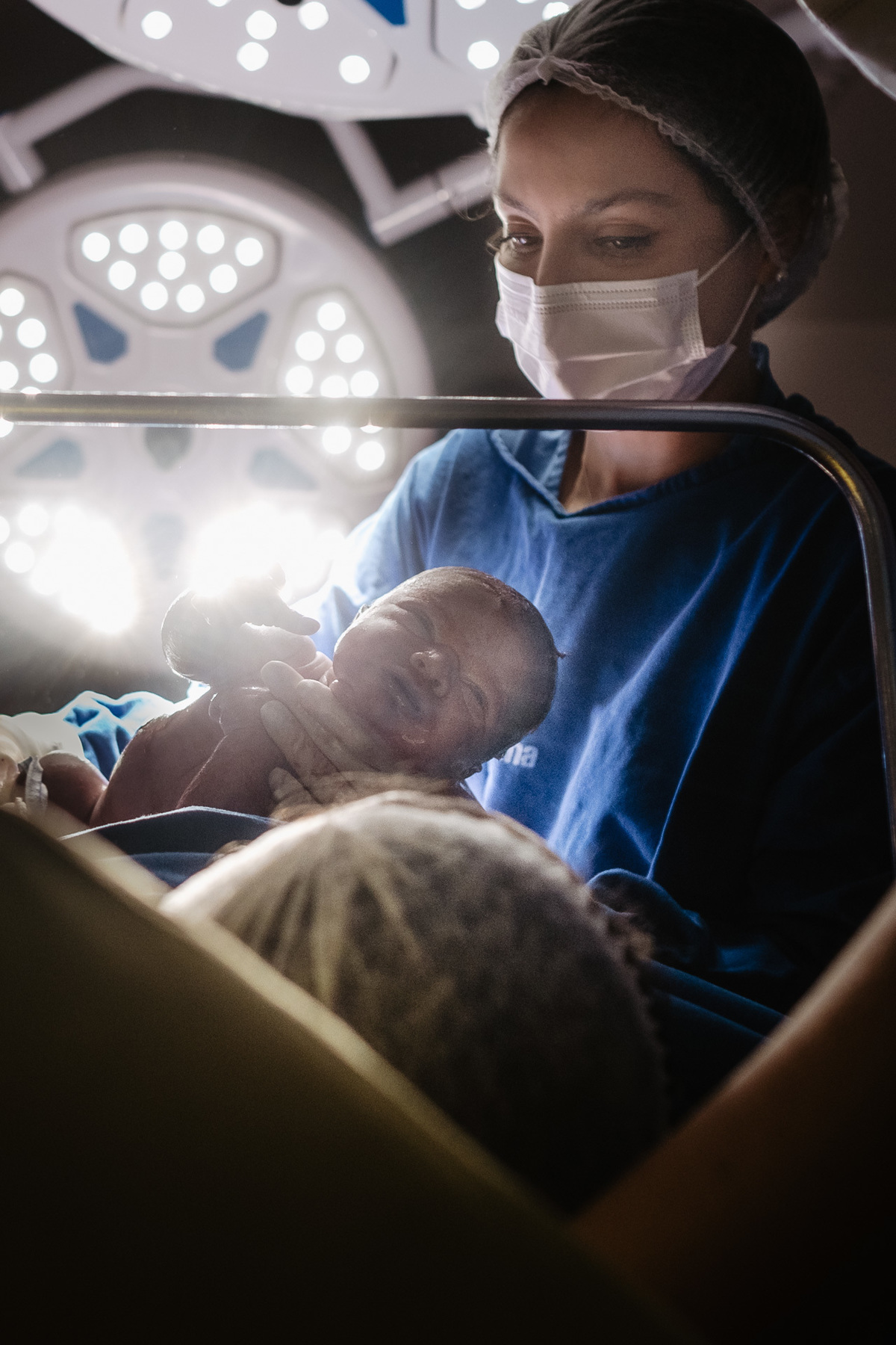 Fotografia de nascimento por Thiago Braga, na maternidade Santa Helena em Florianópolis
