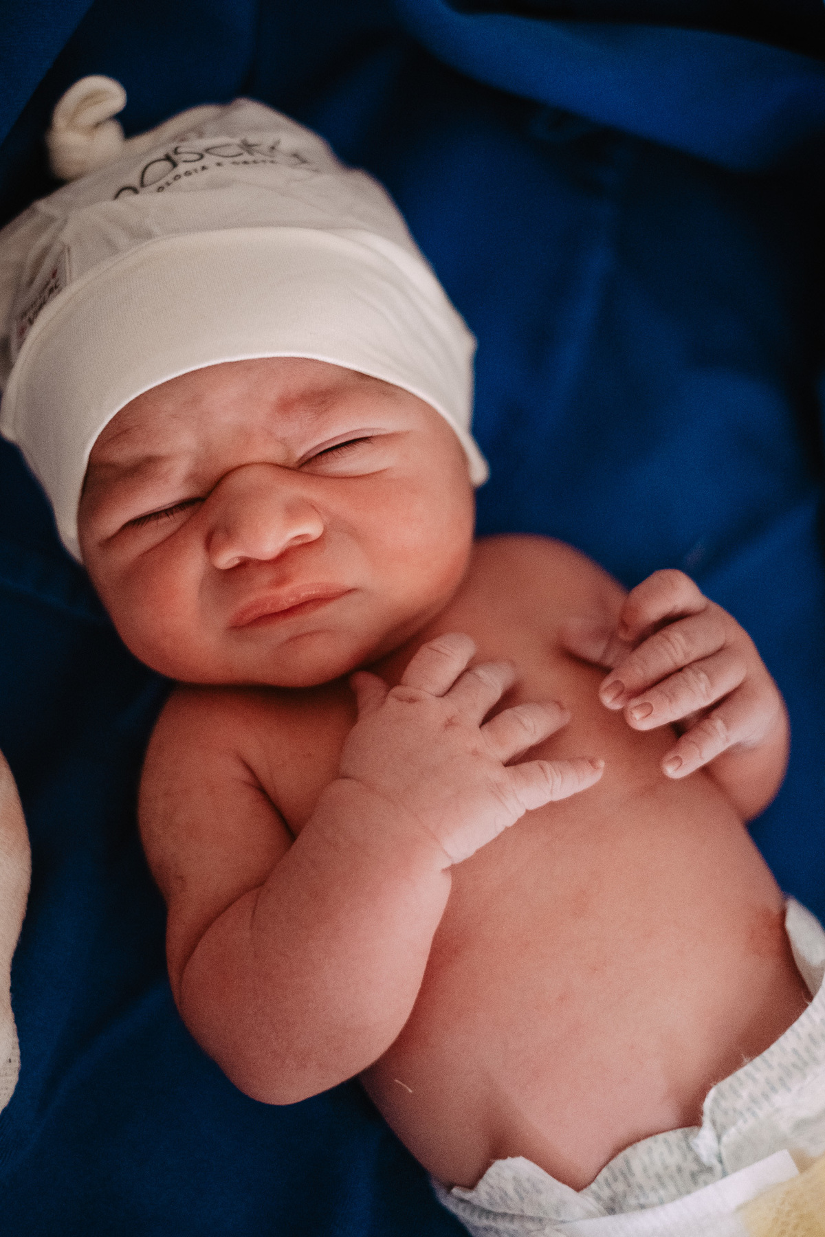 Fotografia de nascimento por Thiago Braga, na maternidade Santa Helena em Florianópolis