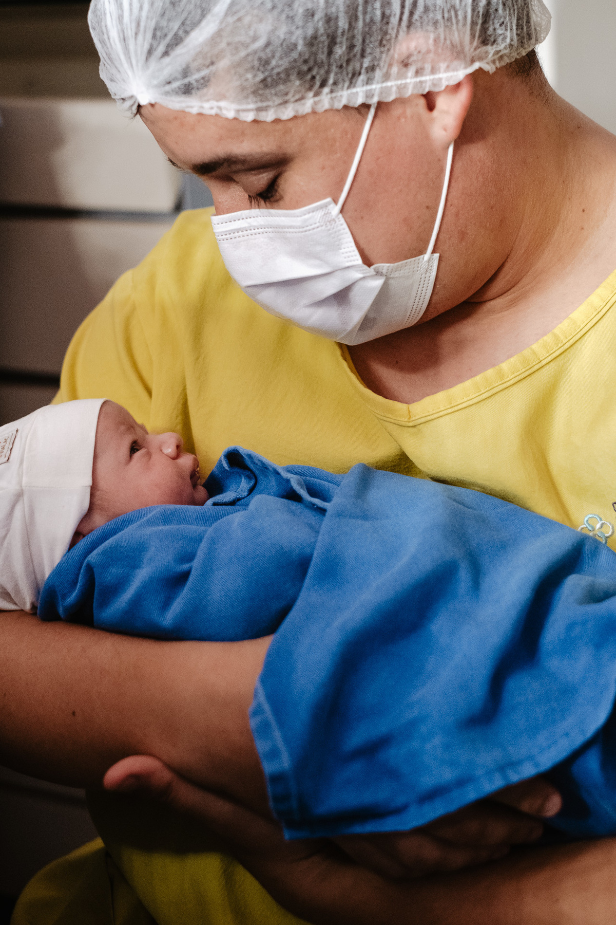 Fotografia de nascimento por Thiago Braga, na maternidade Santa Helena em Florianópolis
