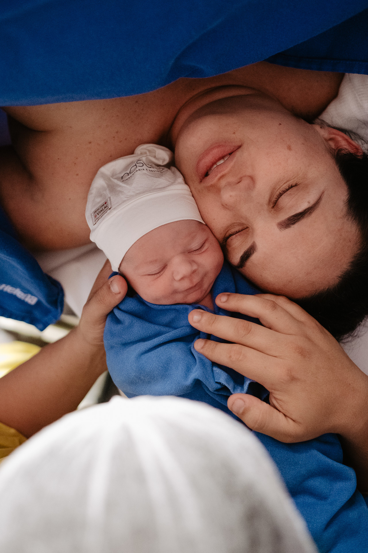 Fotografia de nascimento por Thiago Braga, na maternidade Santa Helena em Florianópolis