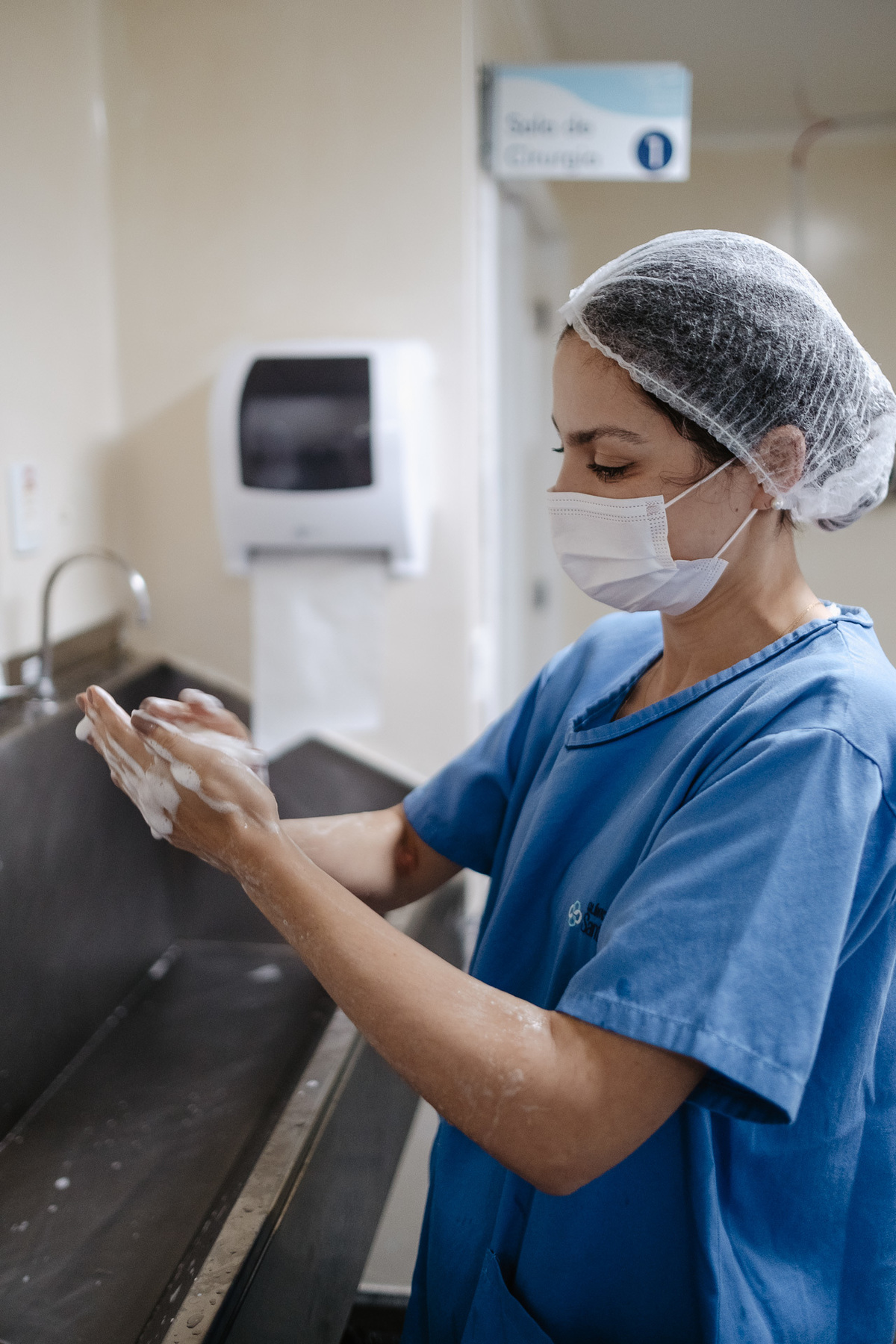 Fotografia de nascimento por Thiago Braga, na maternidade Santa Helena em Florianópolis