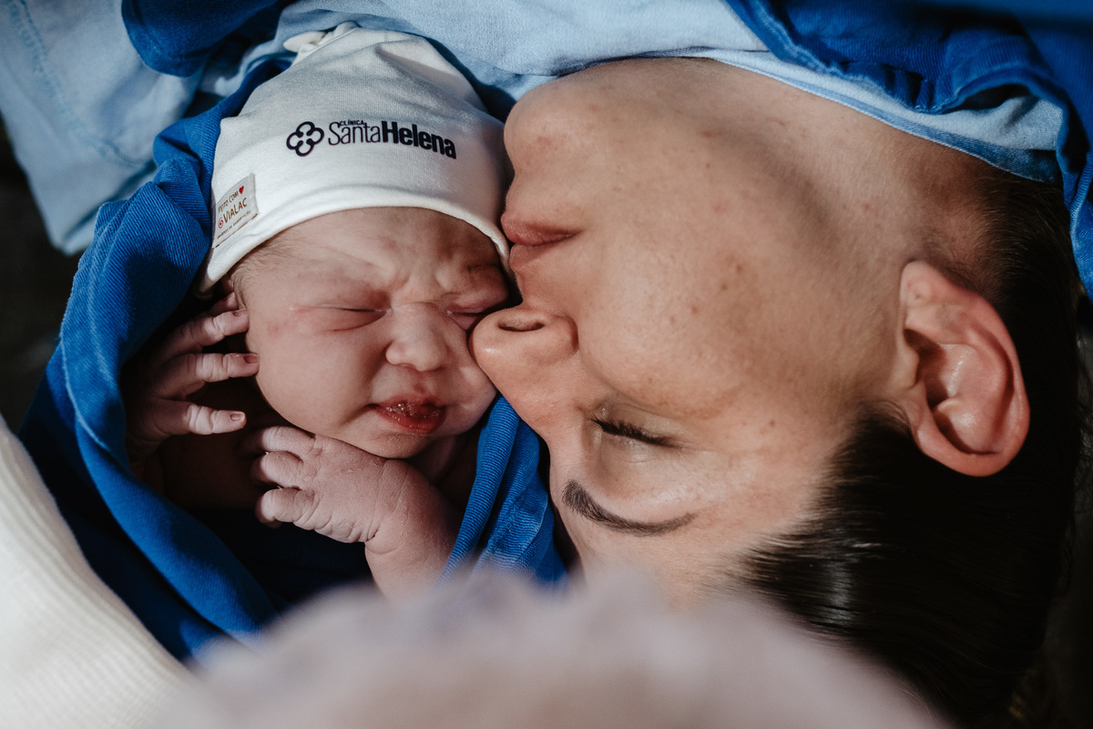 Fotos de parto e nascimento por Thiago Braga, sobre a chegada do Isaac em Florianópolis.