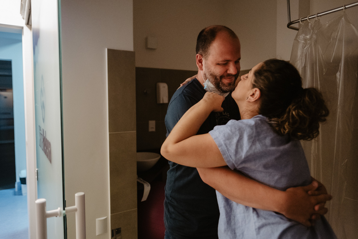 Fotos de parto e nascimento por Thiago Braga, sobre a chegada do Isaac em Florianópolis.