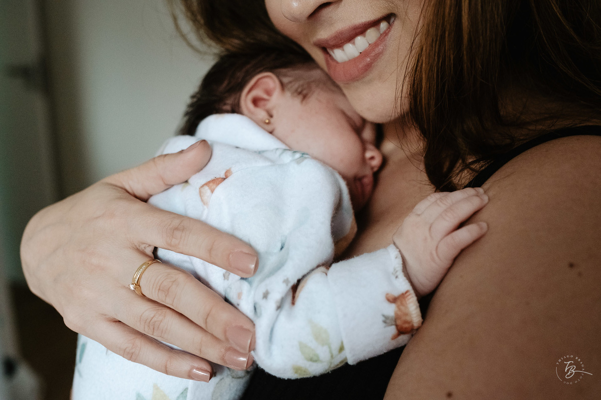 ensaio de bebê e família nos primeiros dias da Anna clara em casa, em Florianópolis, pot Thiago Braga