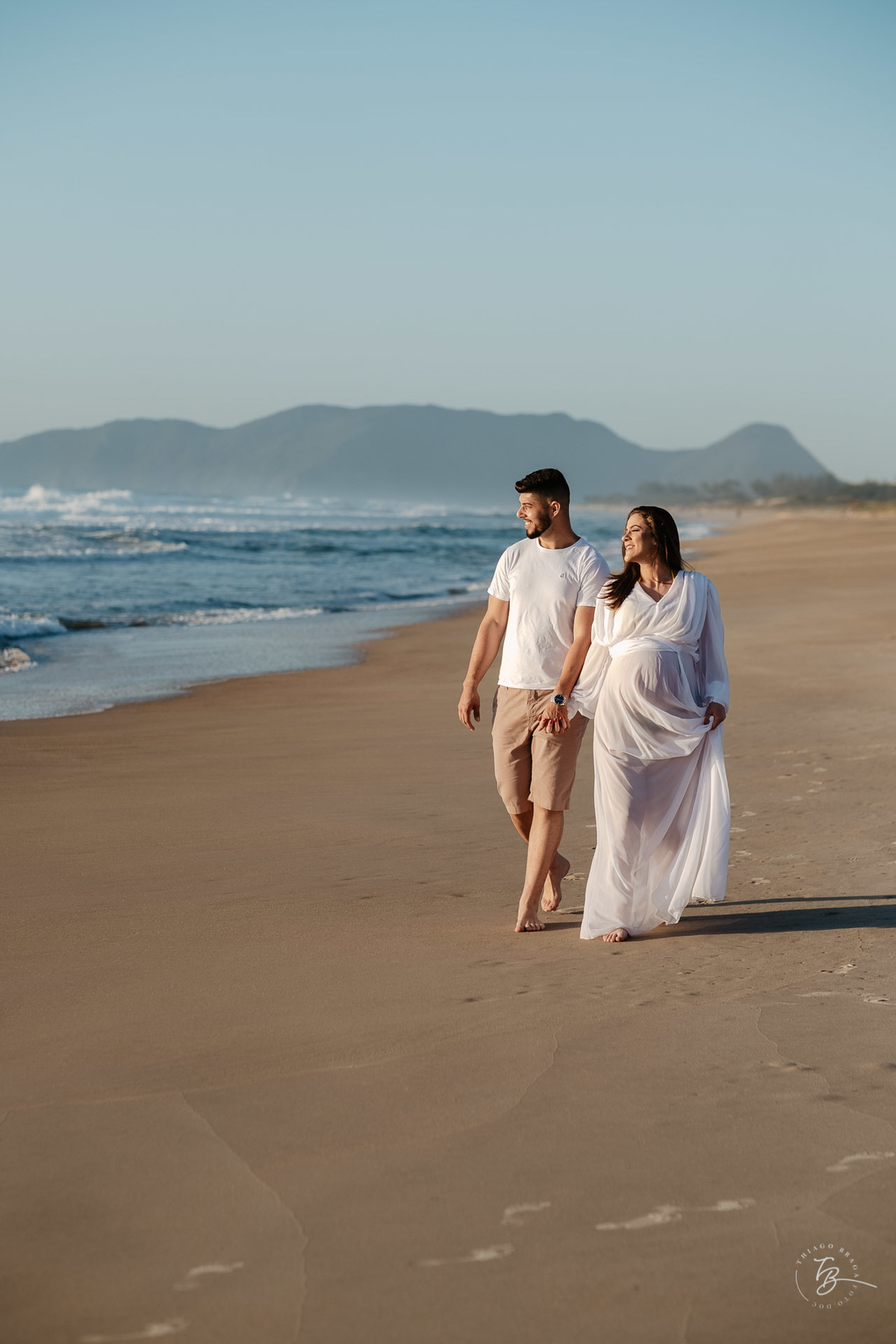 nascer do sol na praia do campeche em Florianópolis, fotos de gestante por Thiago Braga 