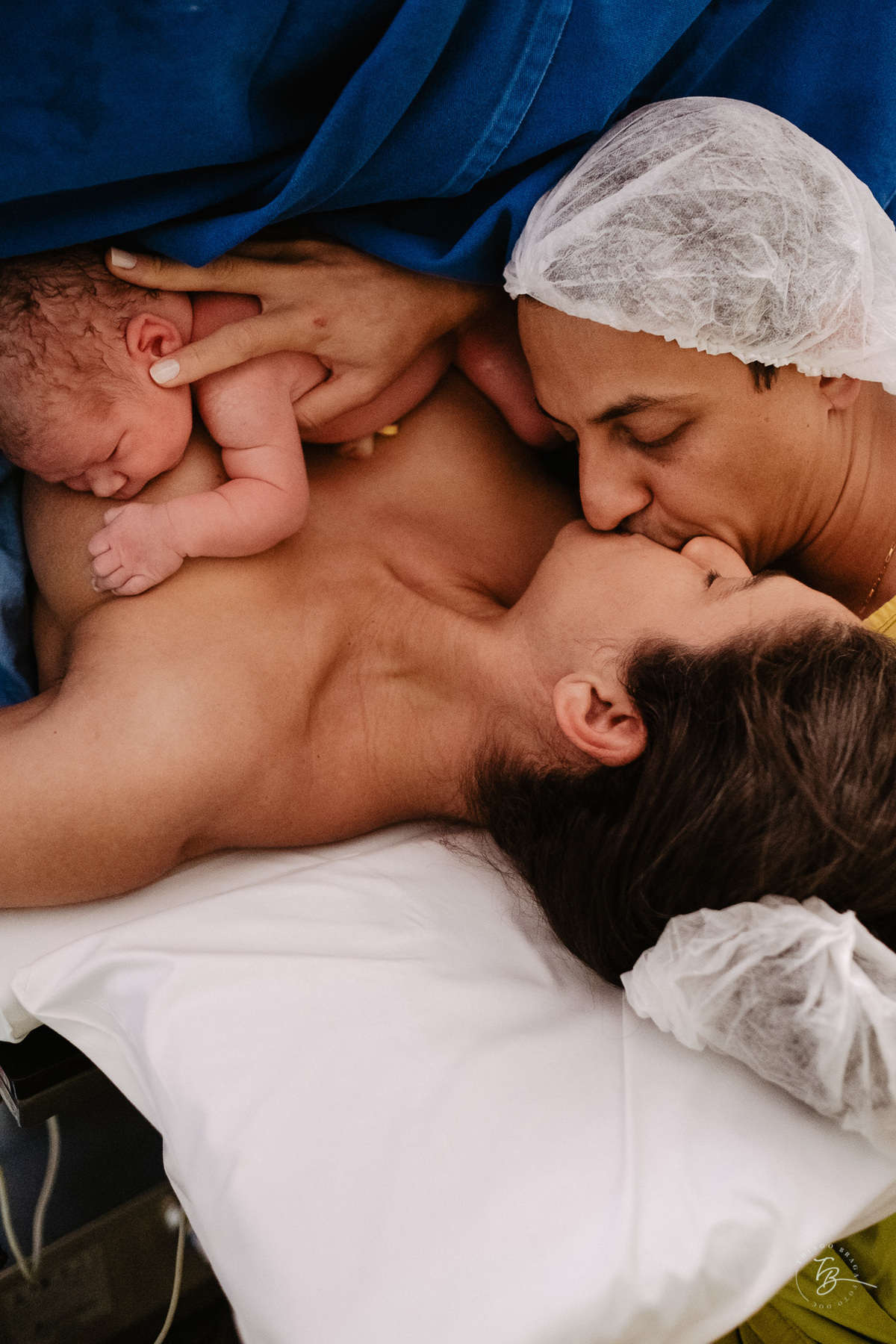 fotos de nascimento, maternidade santa Helena em Florianópolis. Cesárea humanizada, fotografia de Thiago Braga 