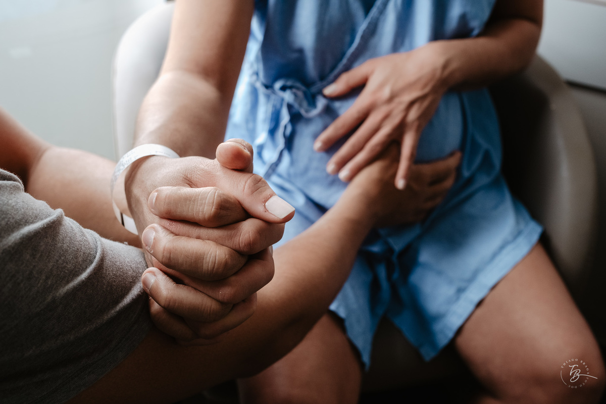 fotos de nascimento, maternidade santa Helena em Florianópolis. Cesárea humanizada, fotografia de Thiago Braga 