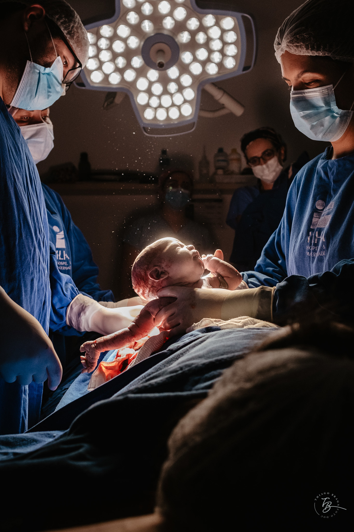cesárea humanizada na maternidade ilha em Florianópolis por Thiago Braga