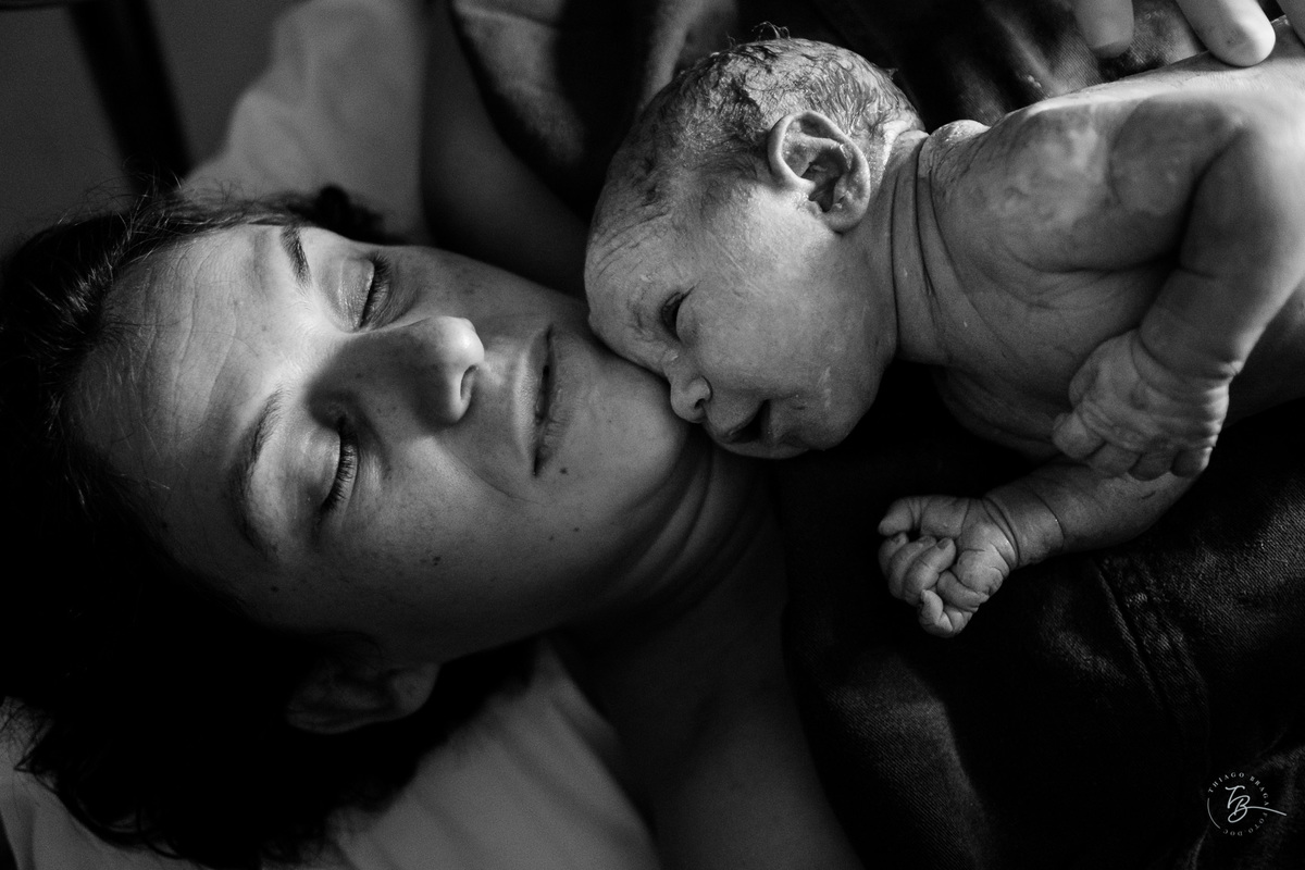 cesárea humanizada na maternidade ilha em Florianópolis por Thiago Braga