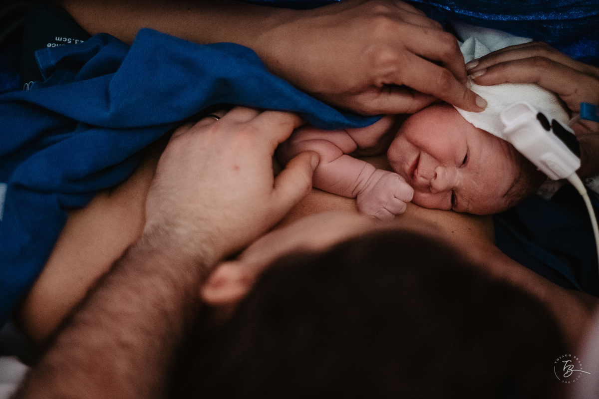cesárea humanizada na maternidade ilha em Florianópolis por Thiago Braga