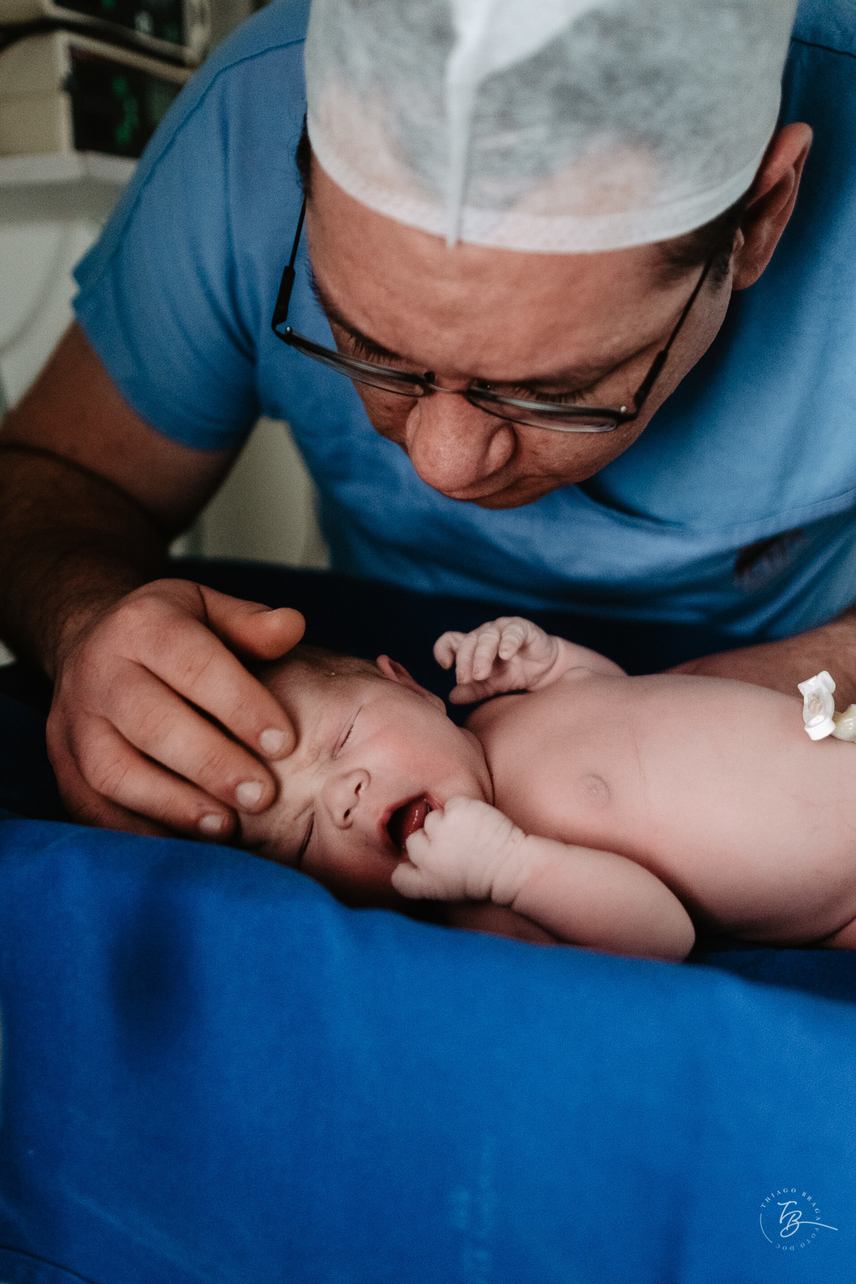 cesárea humanizada na maternidade ilha em Florianópolis por Thiago Braga
