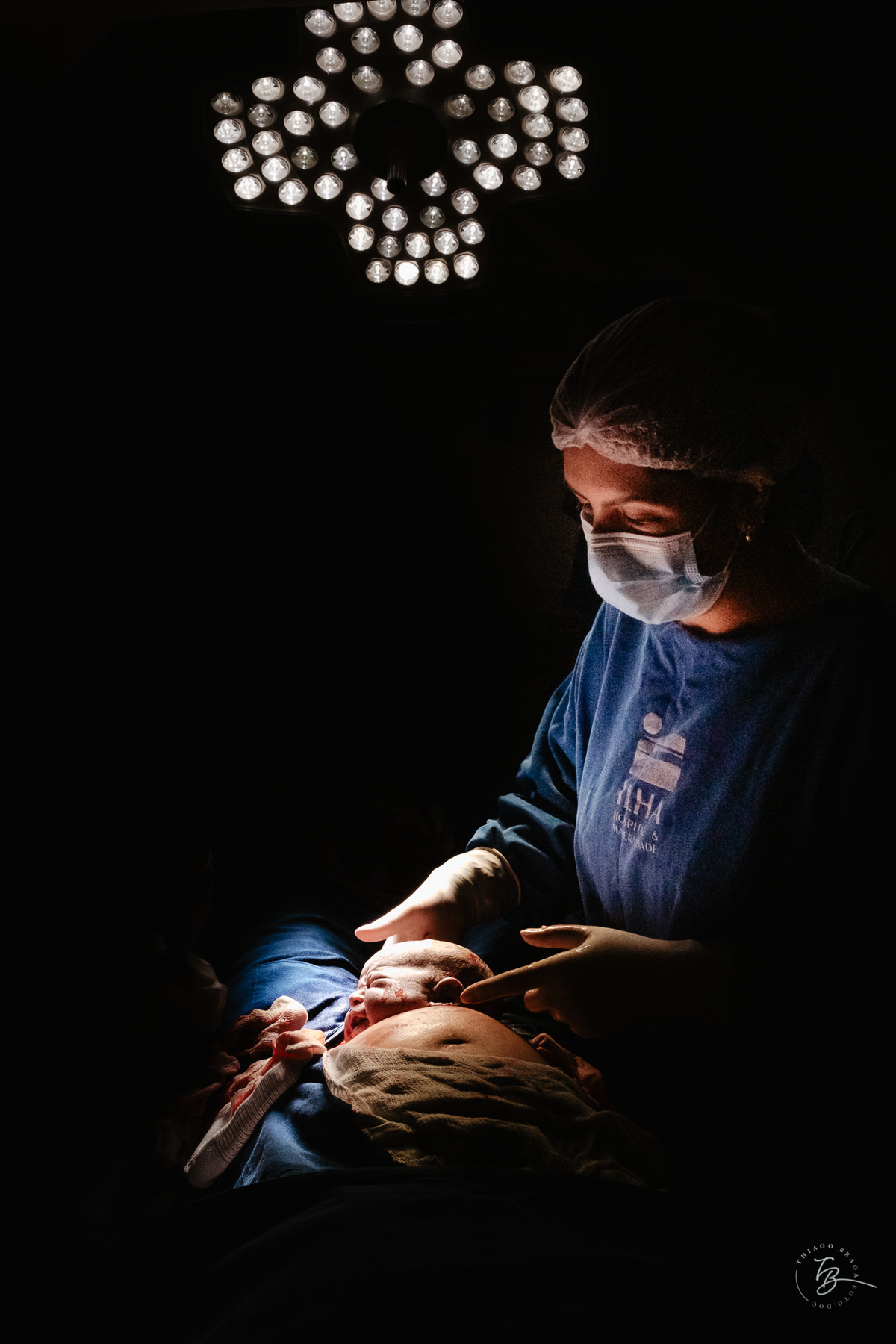 cesárea humanizada na maternidade ilha em Florianópolis por Thiago Braga