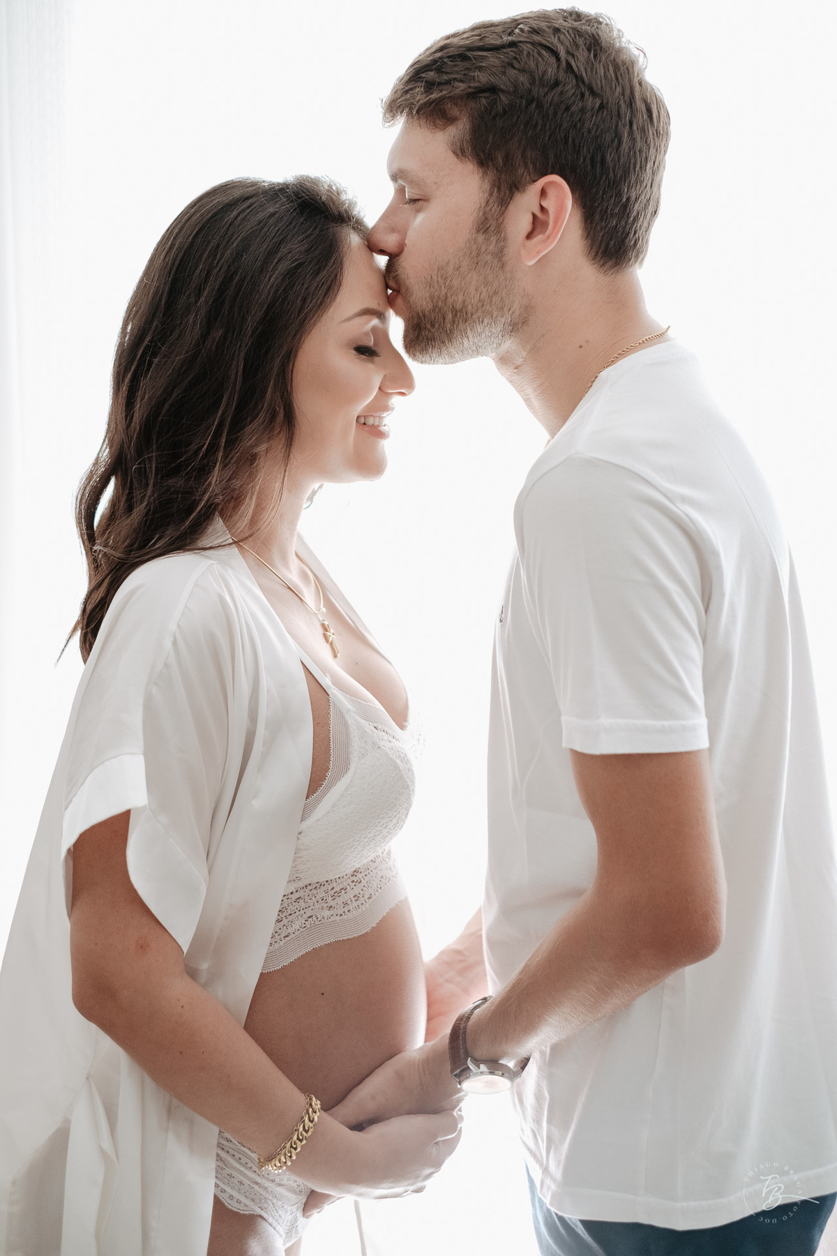 Fotos de gestante em casa e na praia dos ingleses em Florianópolis