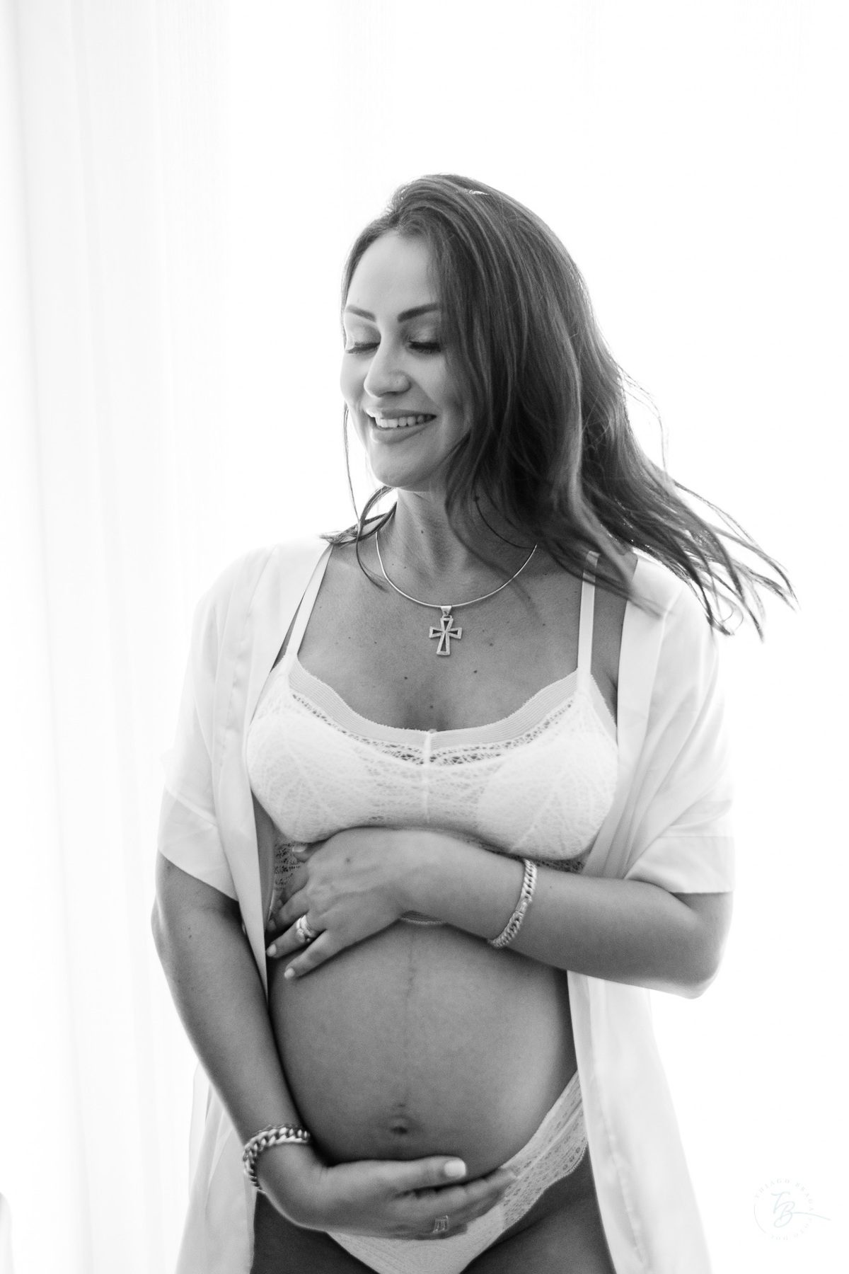 Fotos de gestante em casa e na praia dos ingleses em Florianópolis