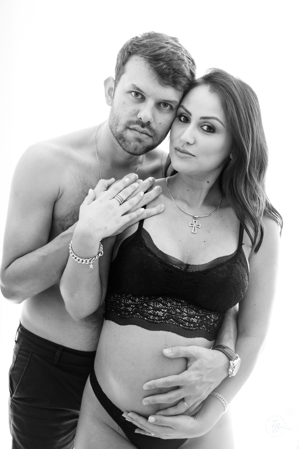 Fotos de gestante em casa e na praia dos ingleses em Florianópolis