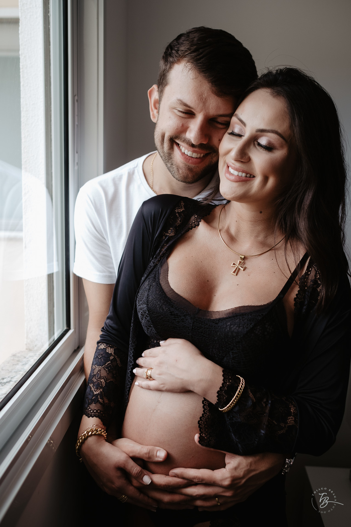 Fotos de gestante em casa e na praia dos ingleses em Florianópolis