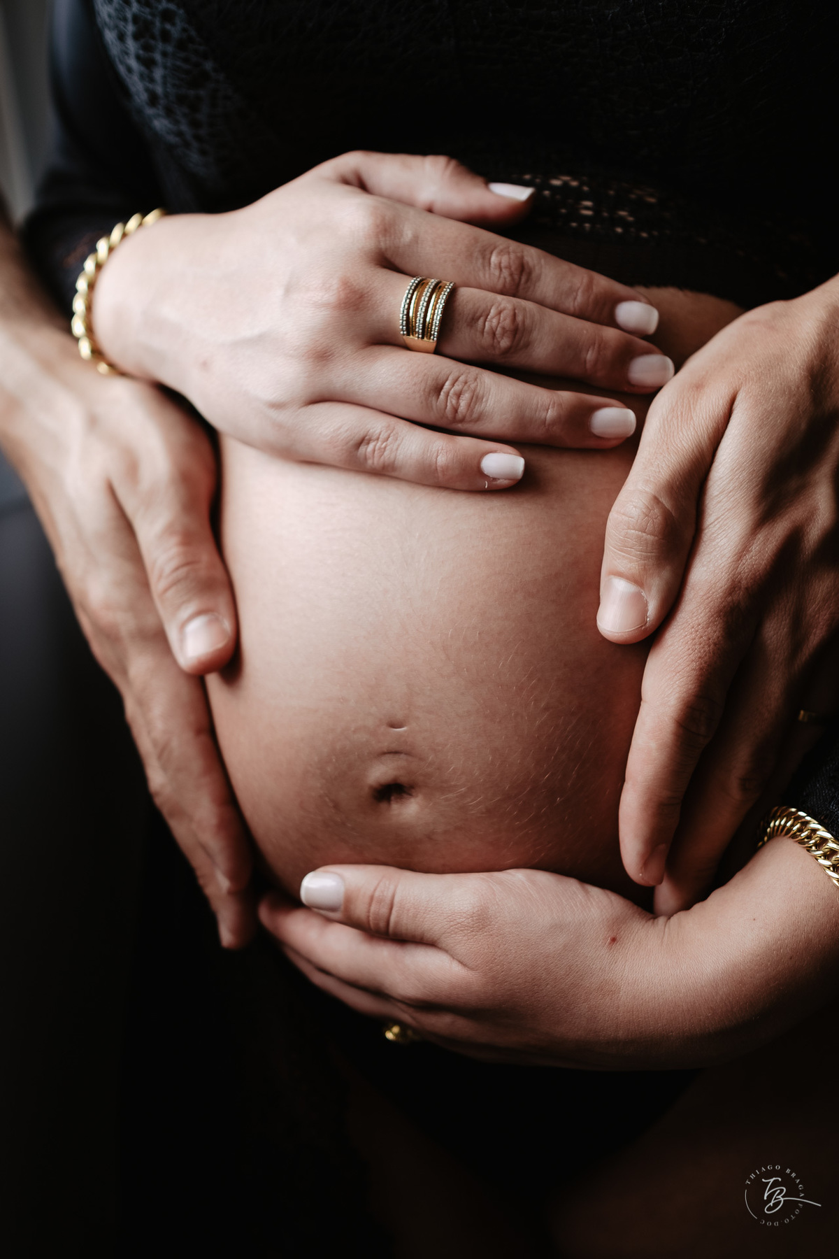 Fotos de gestante em casa e na praia dos ingleses em Florianópolis