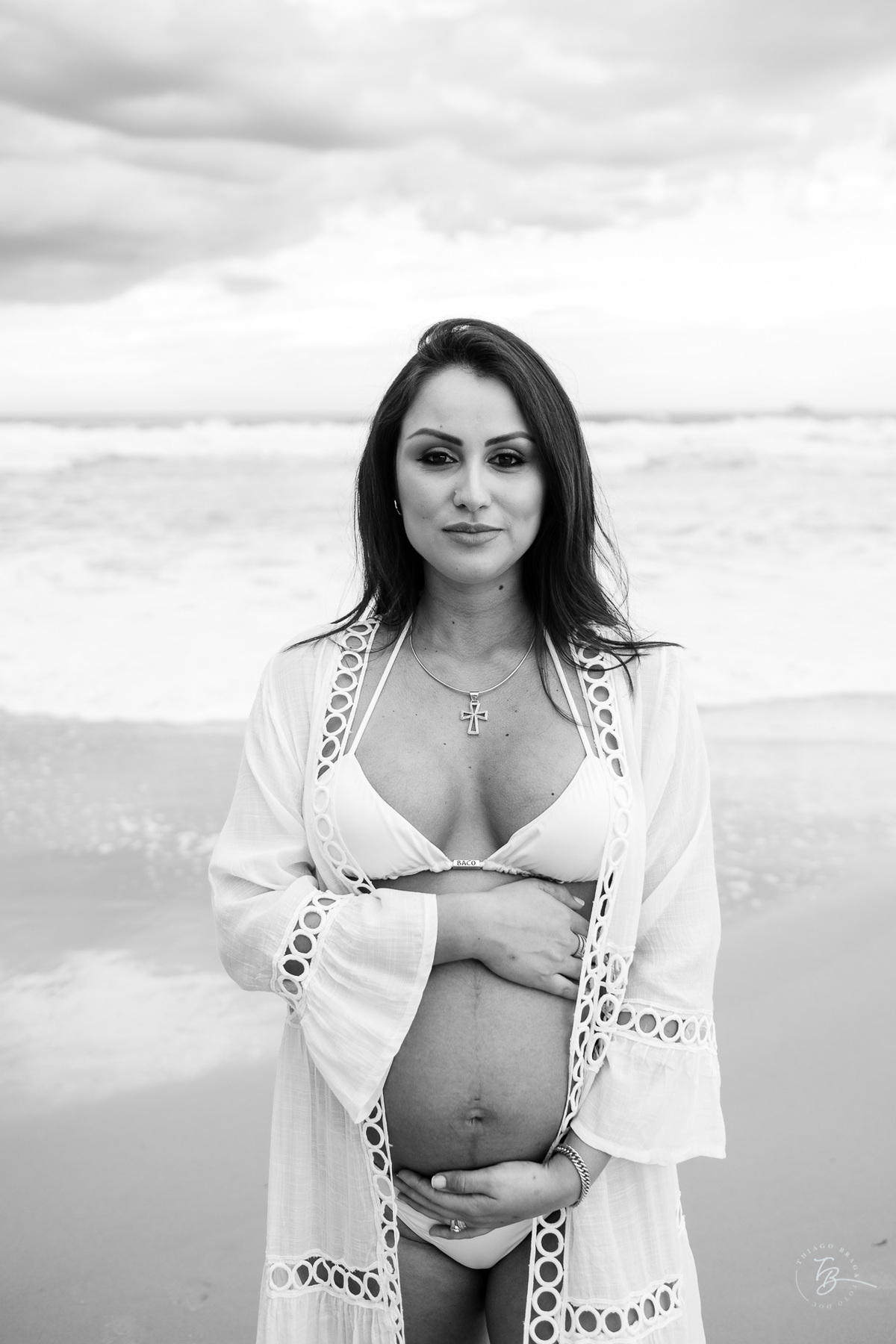 Fotos de gestante em casa e na praia dos ingleses em Florianópolis