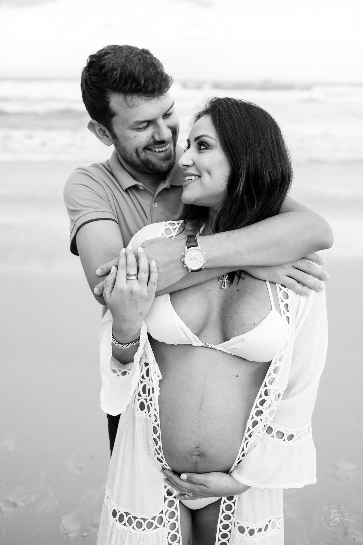 Fotos de gestante em casa e na praia dos ingleses em Florianópolis