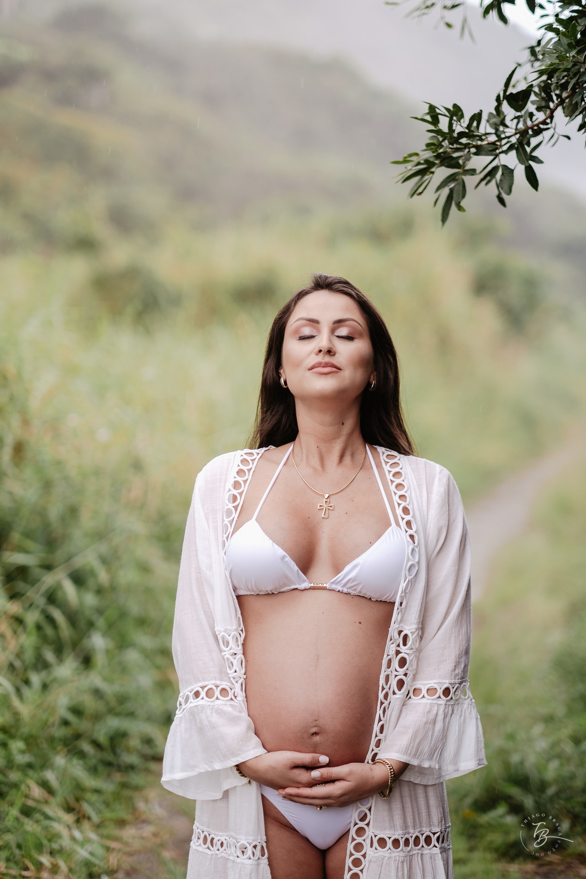 Fotos de gestante em casa e na praia dos ingleses em Florianópolis