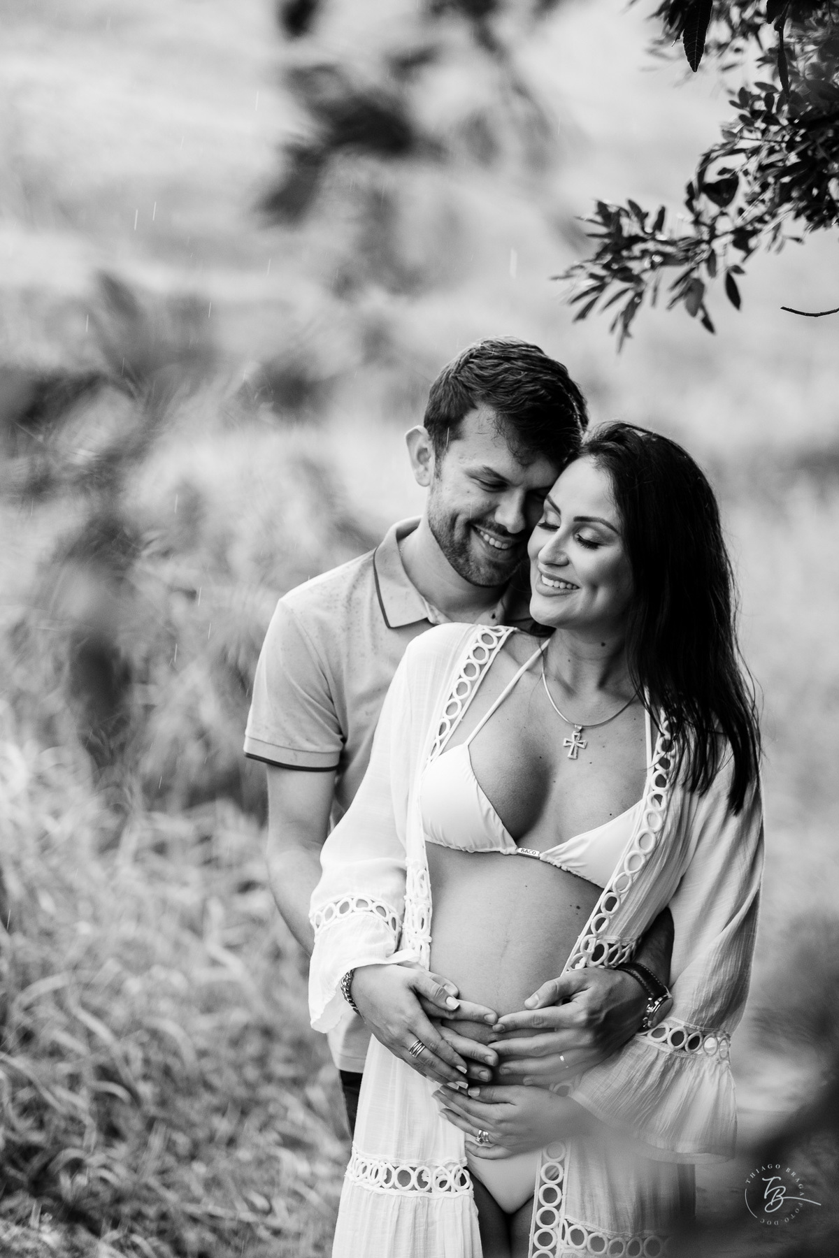 Fotos de gestante em casa e na praia dos ingleses em Florianópolis