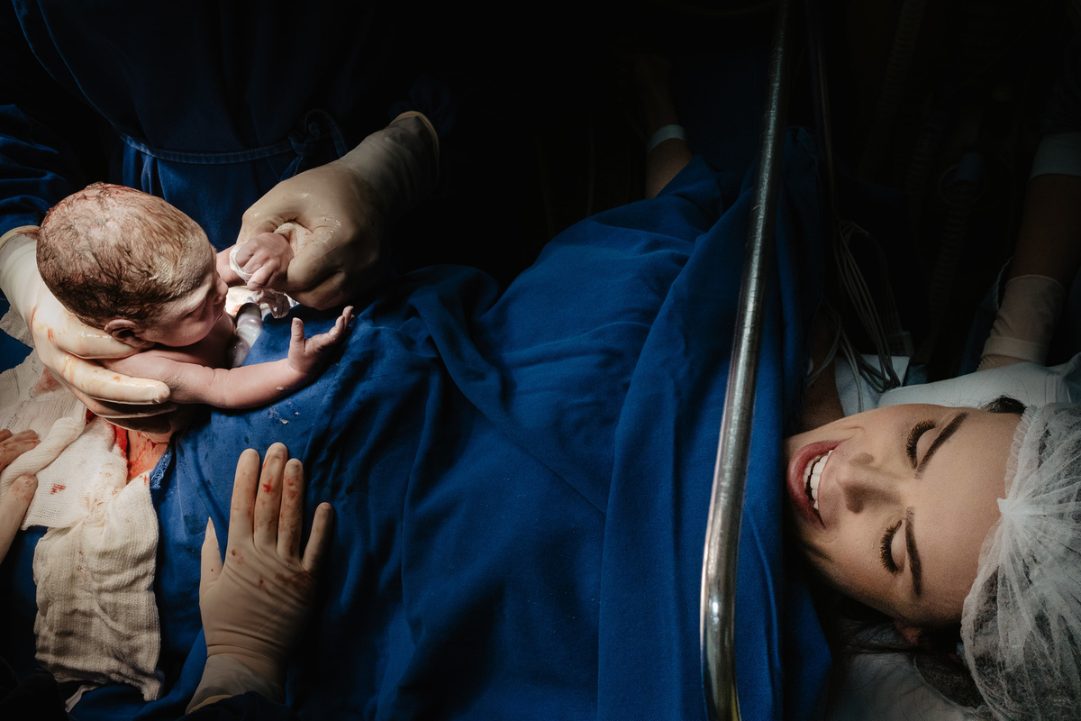 Fotografo de parto, registros de nascimento na maternidade Santa Helena em Florianópolis por Thiago Braga