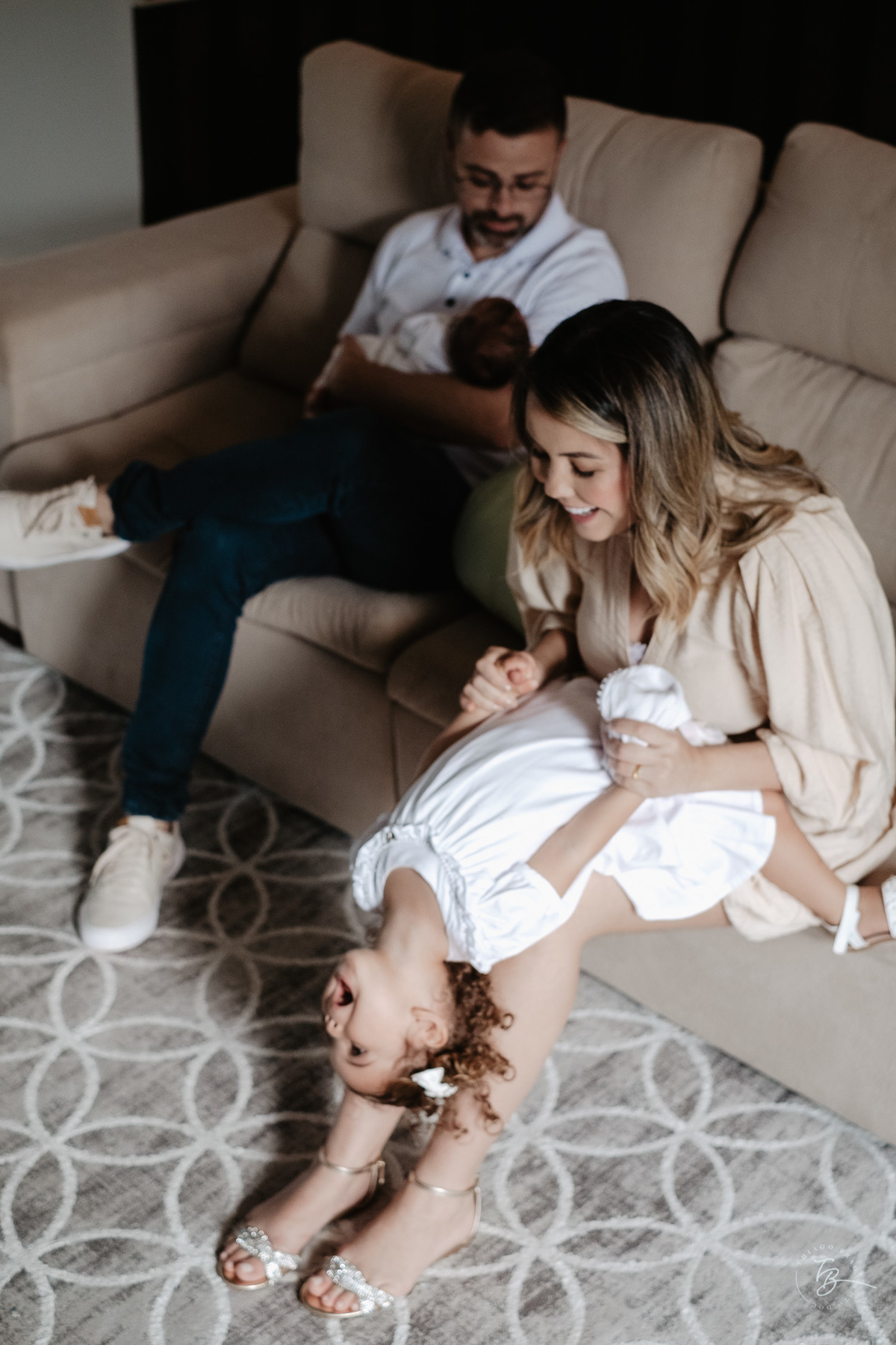 Ensaio de primeiros dias no primeiro mês do Davi, na Pedra Branca, em casa, por Thiago Braga