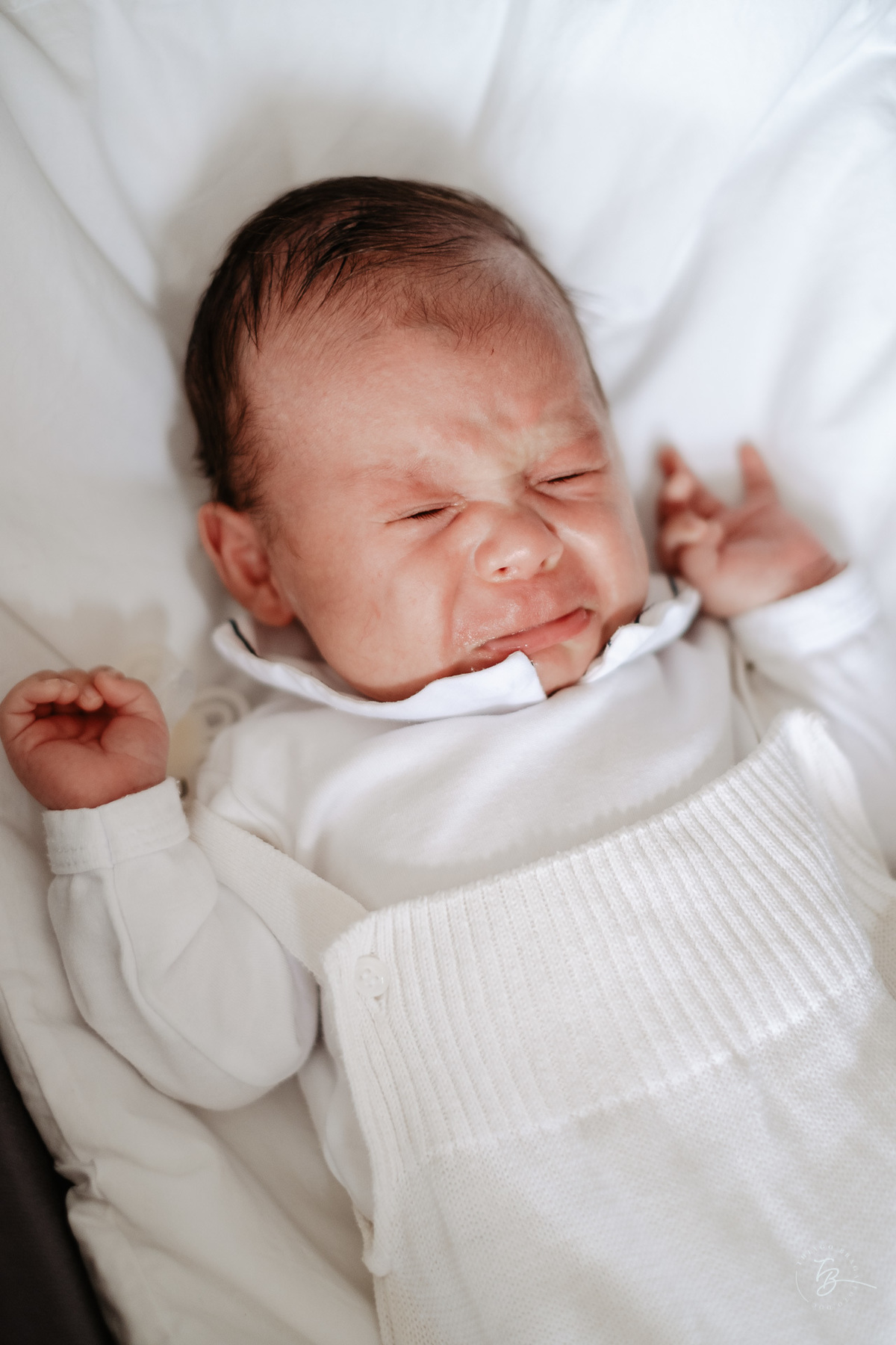 Ensaio de primeiros dias no primeiro mês do Davi, na Pedra Branca, em casa, por Thiago Braga