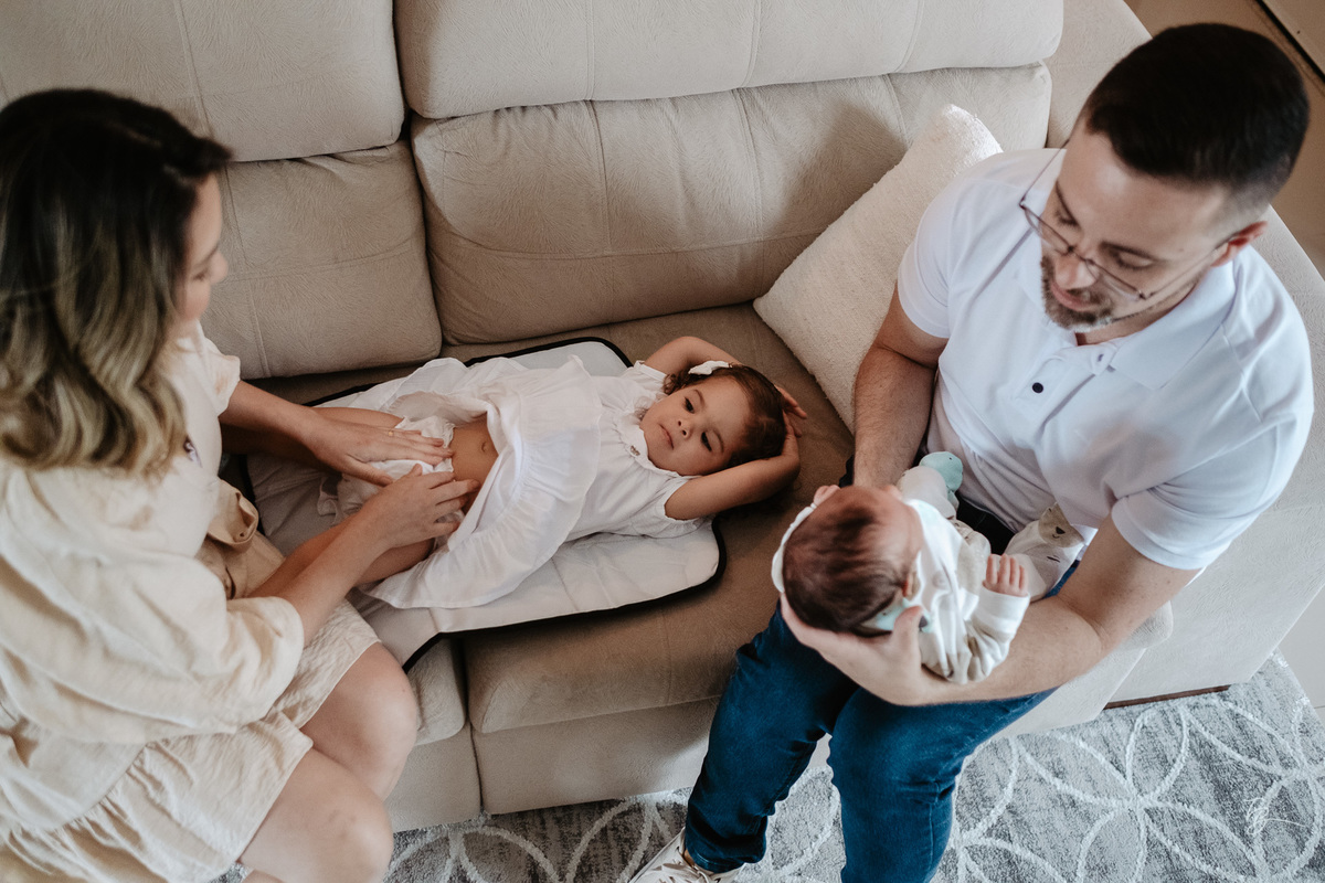 Ensaio de primeiros dias no primeiro mês do Davi, na Pedra Branca, em casa, por Thiago Braga