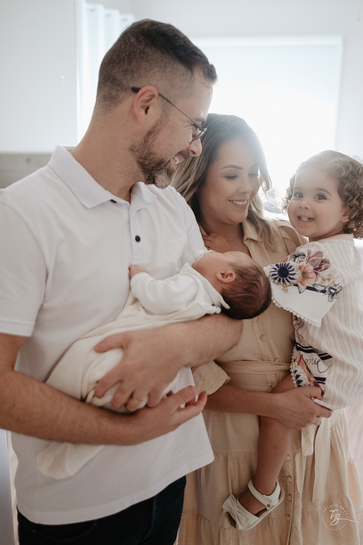 Ensaio de primeiros dias no primeiro mês do Davi, na Pedra Branca, em casa, por Thiago Braga