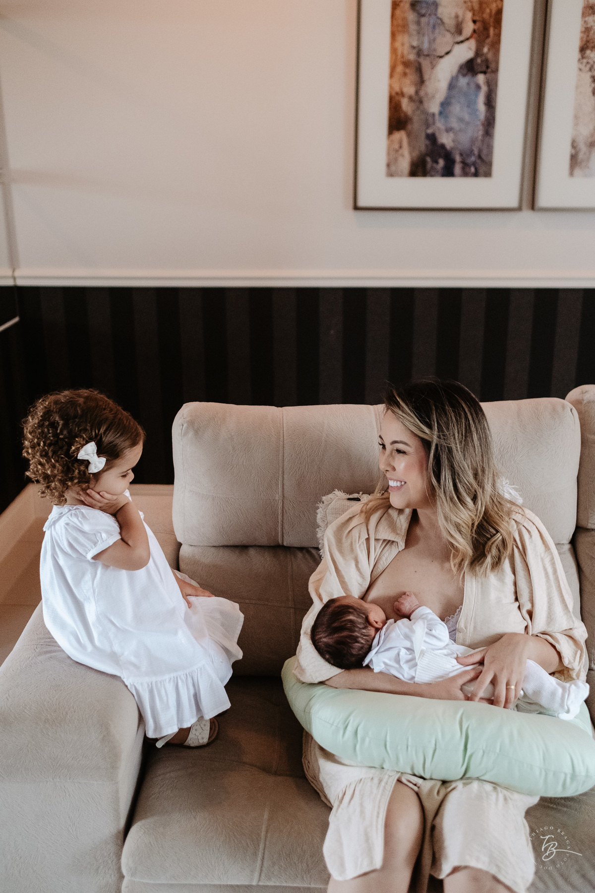 Ensaio de primeiros dias no primeiro mês do Davi, na Pedra Branca, em casa, por Thiago Braga
