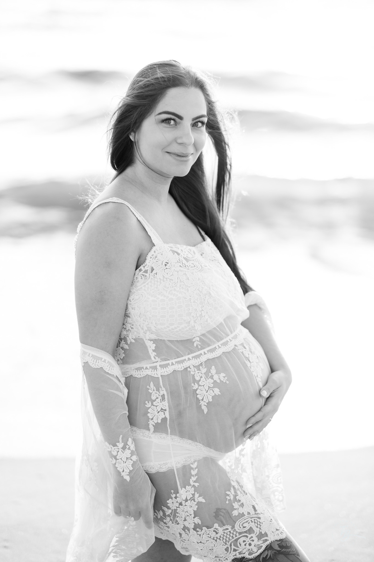 ensaio gestante no amanhecer na praia do campeche em Florianópolis, por Thiago Braga Fotografia