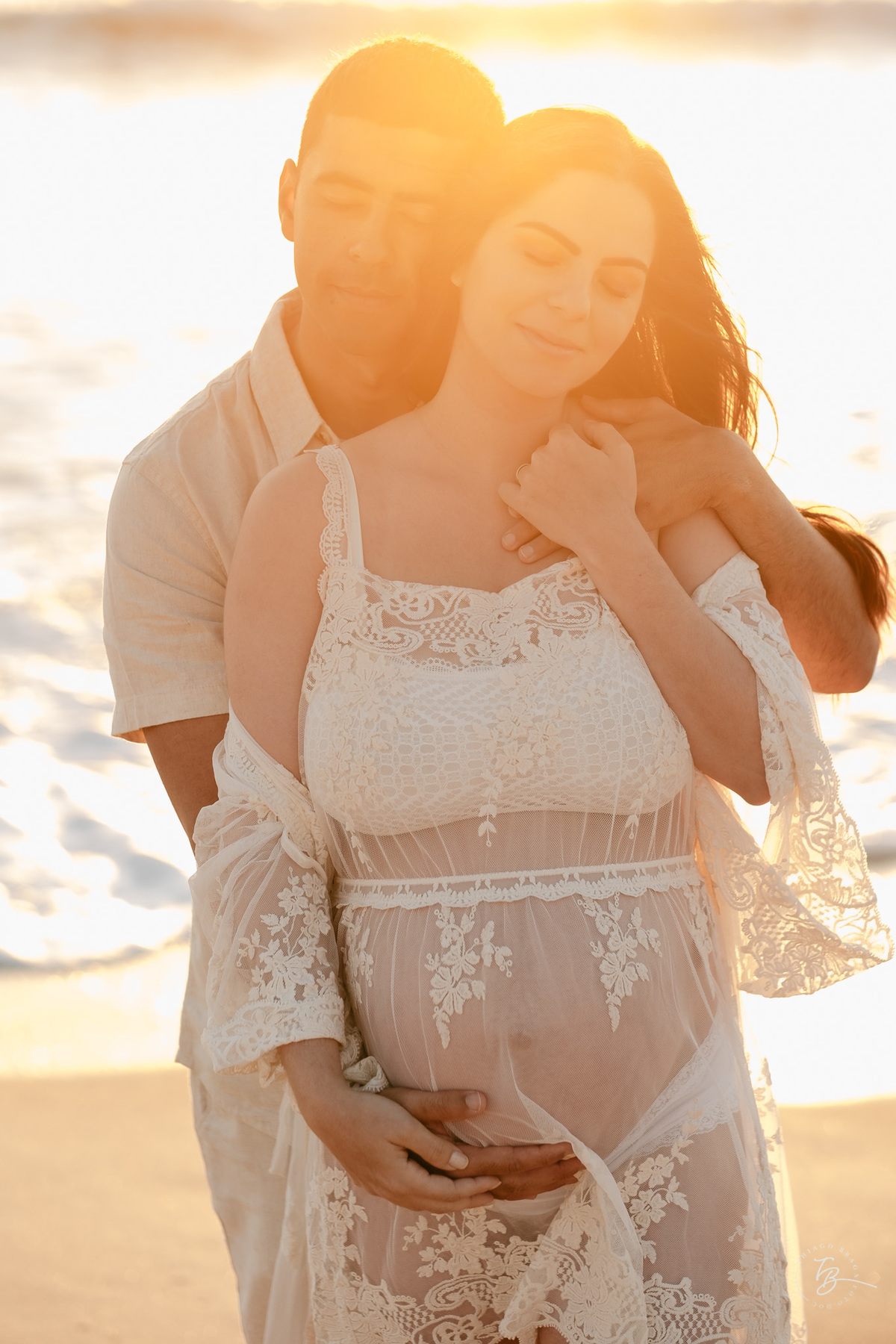 ensaio gestante no amanhecer na praia do campeche em Florianópolis, por Thiago Braga Fotografia