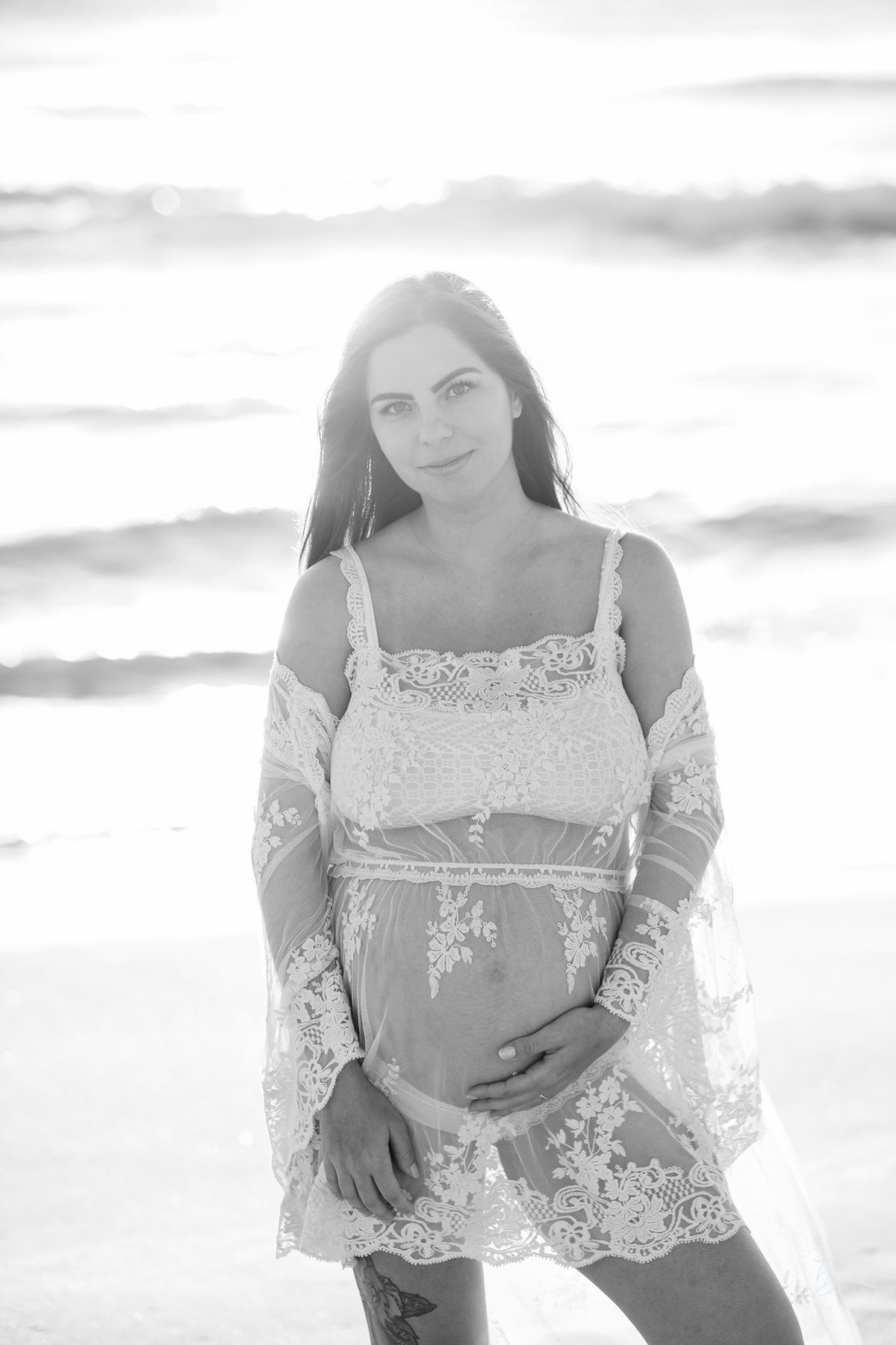 ensaio gestante no amanhecer na praia do campeche em Florianópolis, por Thiago Braga Fotografia