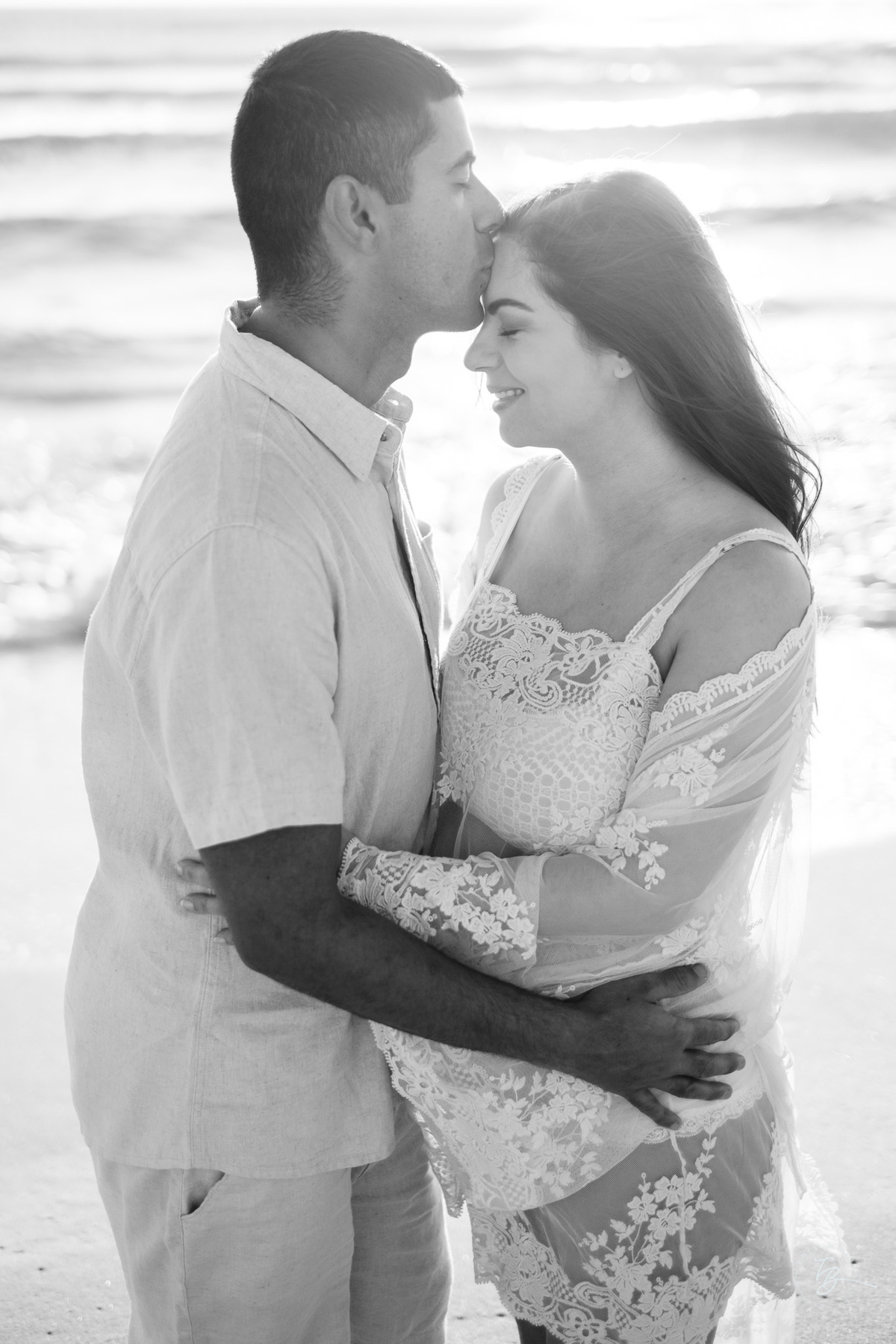 ensaio gestante no amanhecer na praia do campeche em Florianópolis, por Thiago Braga Fotografia