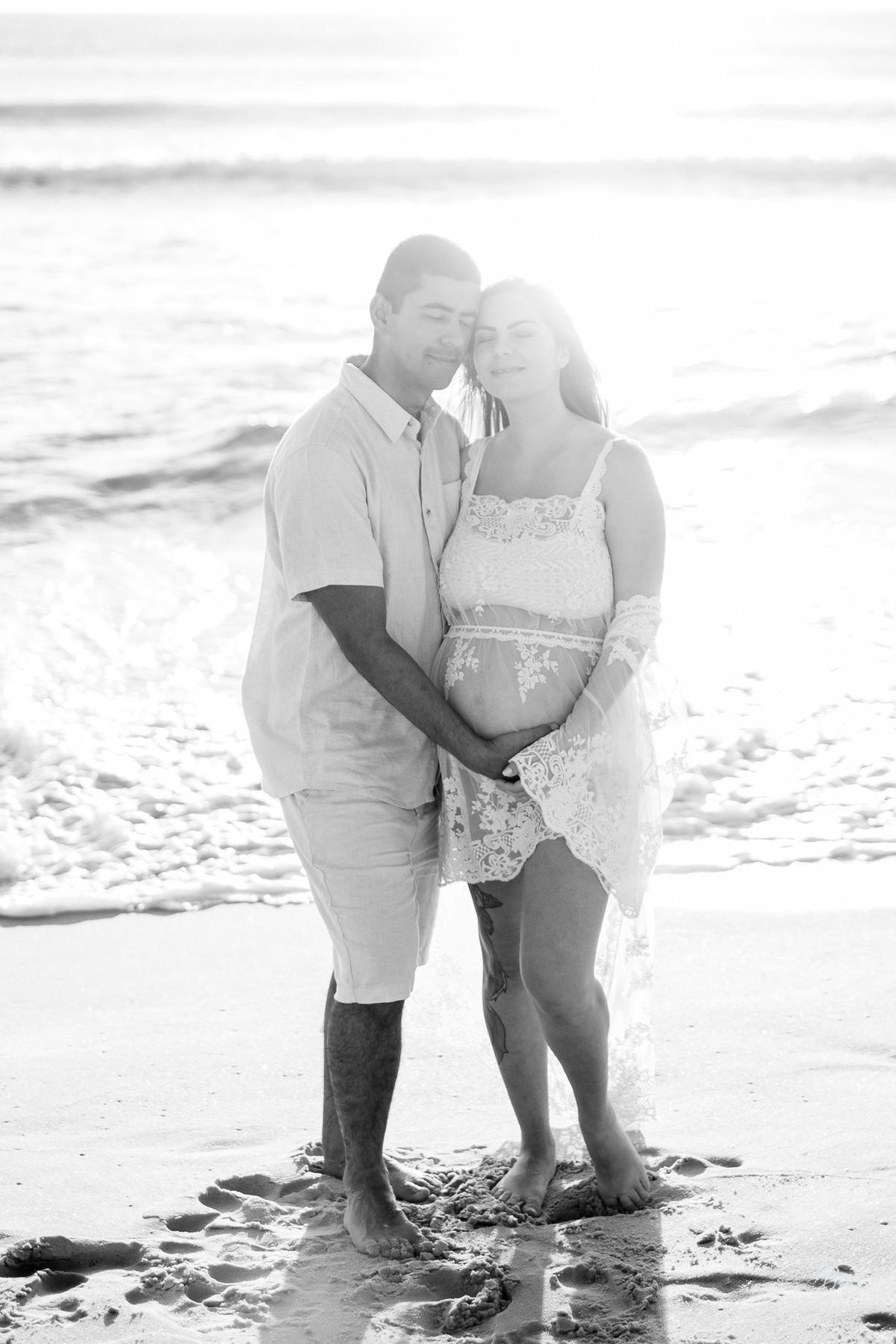 ensaio gestante no amanhecer na praia do campeche em Florianópolis, por Thiago Braga Fotografia