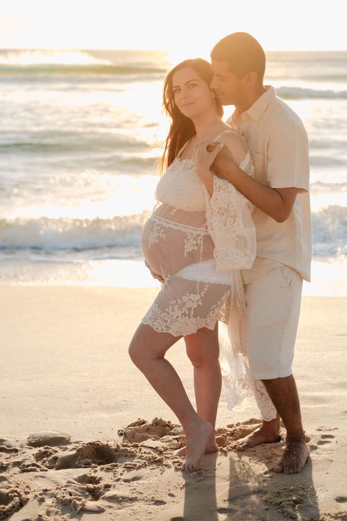 ensaio gestante no amanhecer na praia do campeche em Florianópolis, por Thiago Braga Fotografia